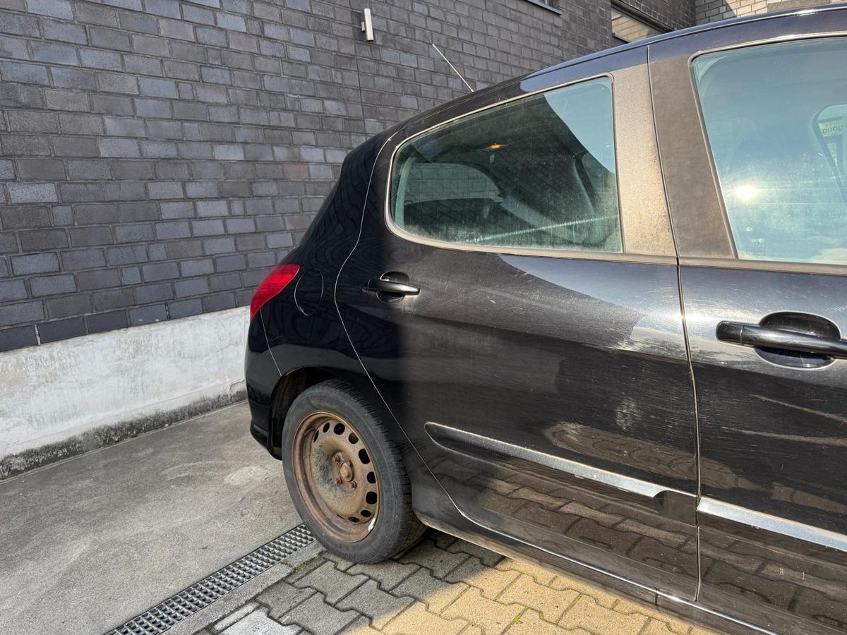 Peugeot 308 I original Tür hinten rechts KTV Schwarz Perla Nera Rohbau 5-T BJ09